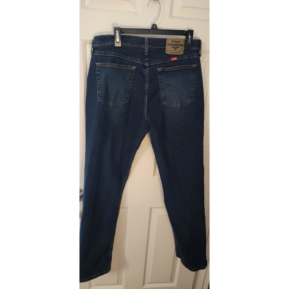 Wrangler Men's Dark Wash Jeans 32 X 34